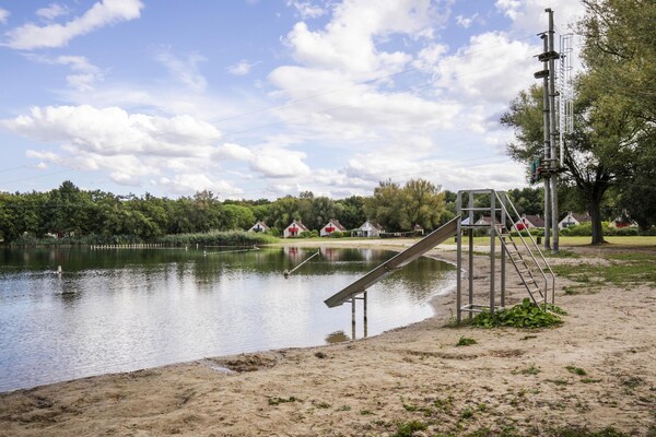 Foto van Bosbungalow voor 5 gasten in Ewijk - Vakantiehuis in Ewijk - AreaSummer1KM