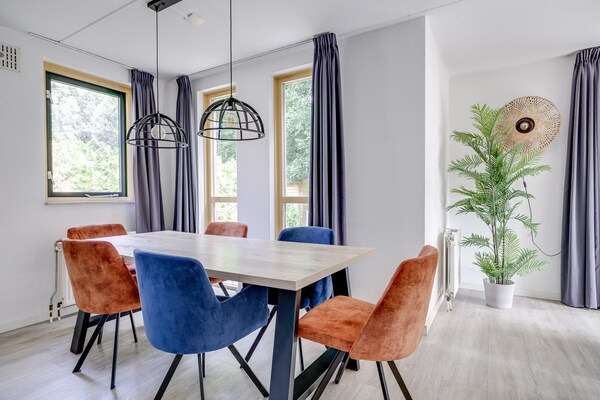 Foto van Bosbungalow voor 5 gasten in Ewijk - Vakantiehuis in Ewijk - DiningRoom