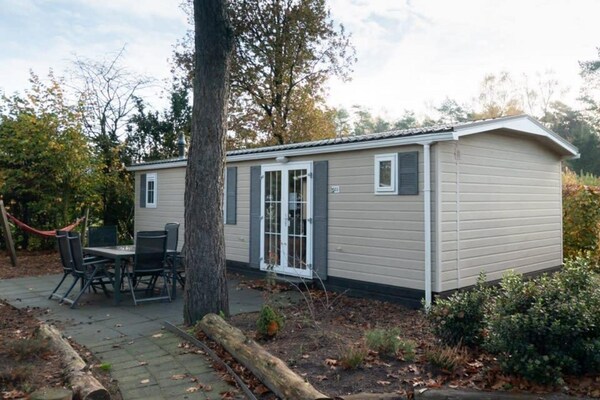 Foto van Vrolijke stacaravan op de Veluwe - Vakantiehuis in Otterlo - ExteriorSummer