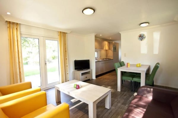 Foto van Chalet met groen en terras - Vakantiehuis in Otterlo - DiningRoom