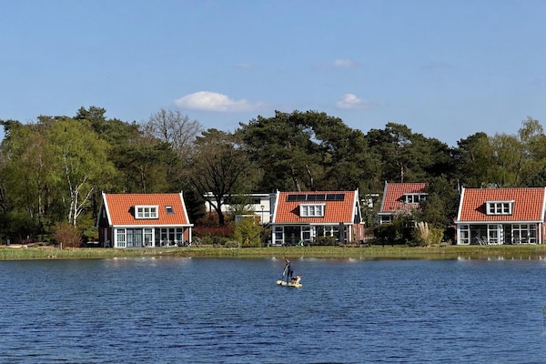 Foto van Chalet met groen en terras - Vakantiehuis in Otterlo - AreaSummer1KM