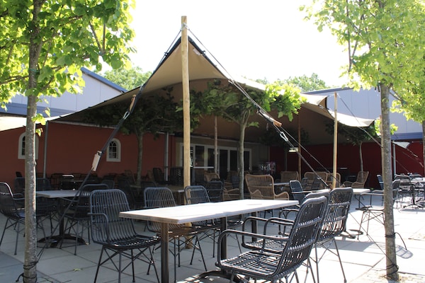 Foto van Chalet in Gelderland met ruime tuin - Vakantiehuis in Lathum - ParkFacilities