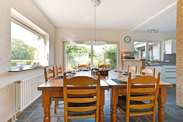 Foto van Vakantiehuis Montferland bij Huis Bergh Kasteel - Vakantiehuis in Beek Gem Montferland - DiningRoom