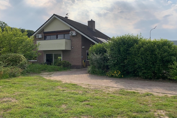 Foto van Vakantiehuis Montferland bij Huis Bergh Kasteel - Vakantiehuis in Beek Gem Montferland - ExteriorSummer