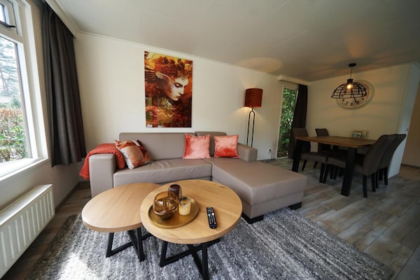 Foto van Chalet voor 4 personen met regendouche - Vakantiehuis in Lochem - LivingRoom