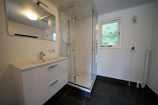 Foto van Chalet voor 4 personen met regendouche - Vakantiehuis in Lochem - BathRoom