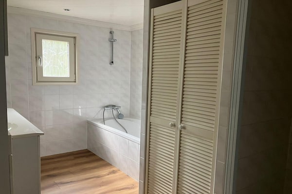 Foto van Chalet met buitenterras - Vakantiehuis in Lochem - BathRoom