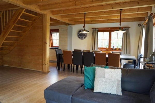 Foto van Chalet in de Achterhoek voor groepen - Vakantiehuis in Lochem - DiningRoom
