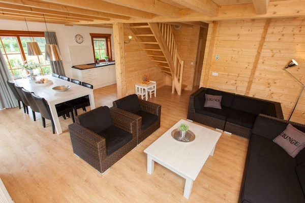 Foto van Chalet in de Achterhoek voor groepen - Vakantiehuis in Lochem - LivingRoom