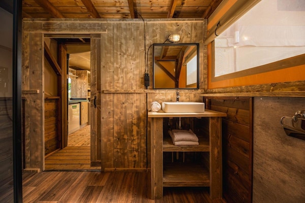 Foto van Boomhuttent met panoramisch uitzicht - Vakantiehuis in Zuna - BathRoom