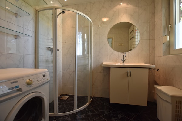 Foto van Vakantiehuis in Reutum met Bubbelbad - Vakantiehuis in Reutum-Weerselo - BathRoom