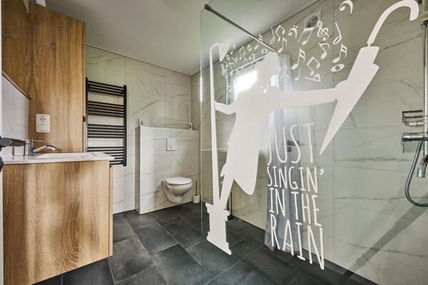 Foto van Verblijf bij deze prachtige accommodatie in De Kiel - BathRoom