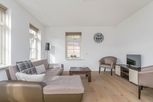 Foto van Villa nabij bospaden - Vakantiehuis in Hollandscheveld - LivingRoom