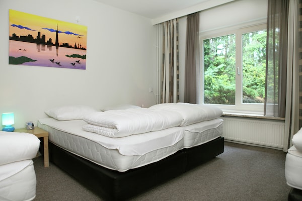 Foto van Villa in Doornspijk bij bos en meer - Vakantiehuis in Doornspijk - BedRoom