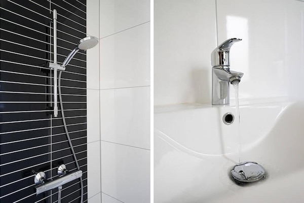 Foto van Eigentijds chalet aan het Veluwemeer - Vakantiehuis in Biddinghuizen - BathRoom