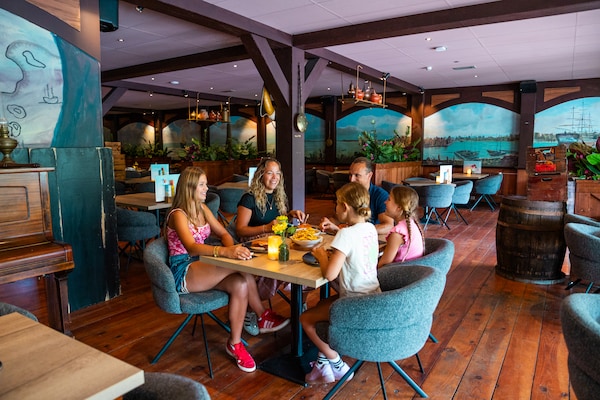 Foto van Eigentijds chalet aan het Veluwemeer - Vakantiehuis in Biddinghuizen - ParkFacilities