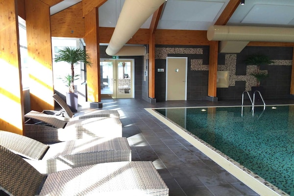 Foto van Eigentijds chalet aan het Veluwemeer - Vakantiehuis in Biddinghuizen - ParkFacilities