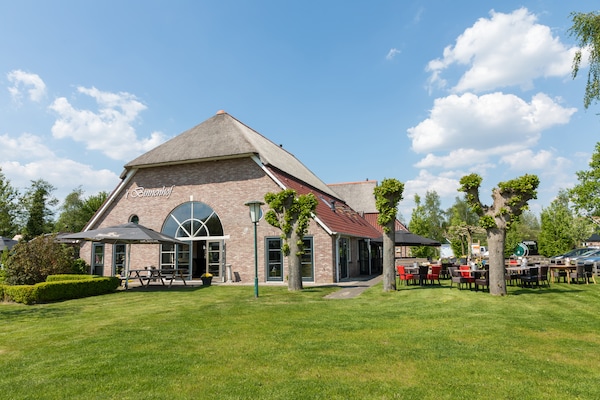 Foto van Wellness Villa aan de Weerribben - Vakantiehuis in Paasloo - ParkFacilities