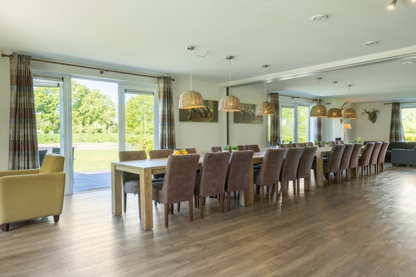 Foto van Groepsuitje op het platteland - Vakantiehuis in Paasloo - DiningRoom