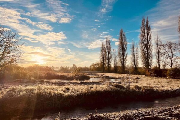 Foto van Docklodge Verblijf aan het water - Vakantiehuis in Delfstrahuizen - AreaSummer20KM