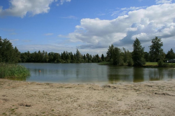 Foto van Villa met tuin, op vakantiepark aan het water - Vakantiehuis in Idskenhuizen - AreaSummer20KM