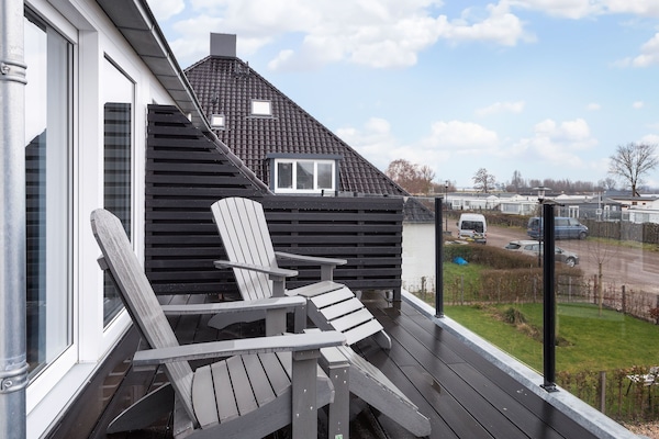Foto van Appartement Sneekermeer met watersport - Vakantiehuis in Offingawier - TerraceBalcony