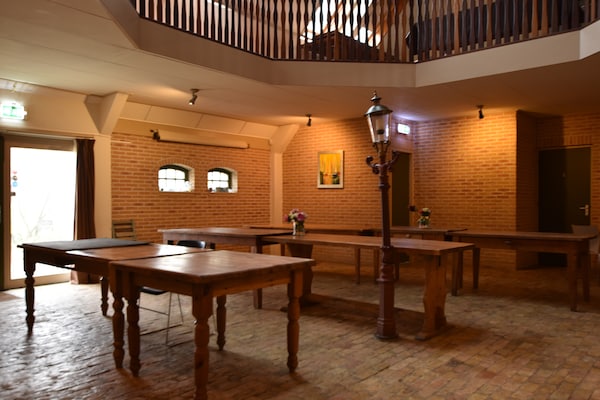 Foto van Authentieke boerderij in Pingjum met bubbelbad - Vakantiehuis in Pingjum - DiningRoom