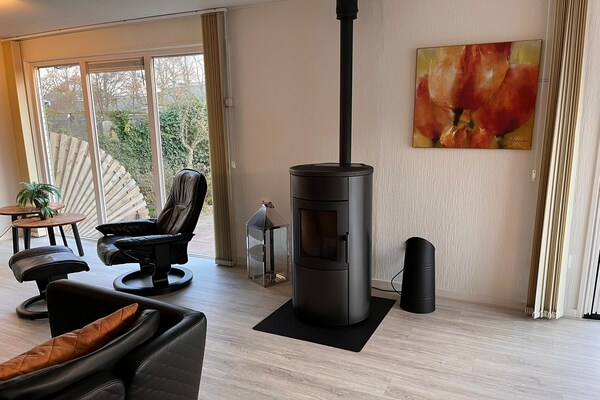 Foto van Bungalow in Makkum bij het Strand - Vakantiehuis in Friesland - LivingRoom