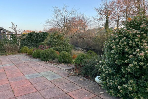Foto van Bungalow in Makkum bij het Strand - Vakantiehuis in Friesland - TerraceBalcony