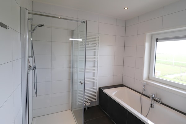 Foto van Gezinsvriendelijke villa in Leons - Vakantiehuis in Leons - BathRoom