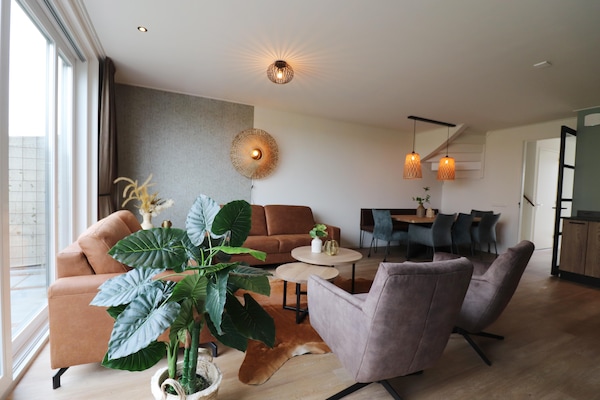 Foto van Luxe villa aan het water - Vakantiehuis in Leons - LivingRoom