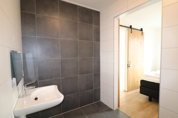 Foto van Luxe villa aan het water - Vakantiehuis in Leons - BathRoom