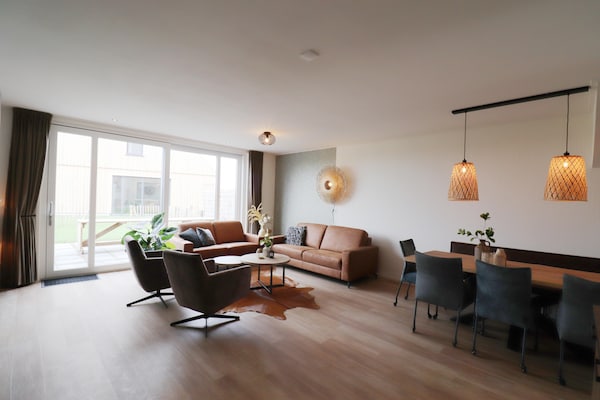 Foto van Luxe villa aan het water - Vakantiehuis in Leons - LivingRoom
