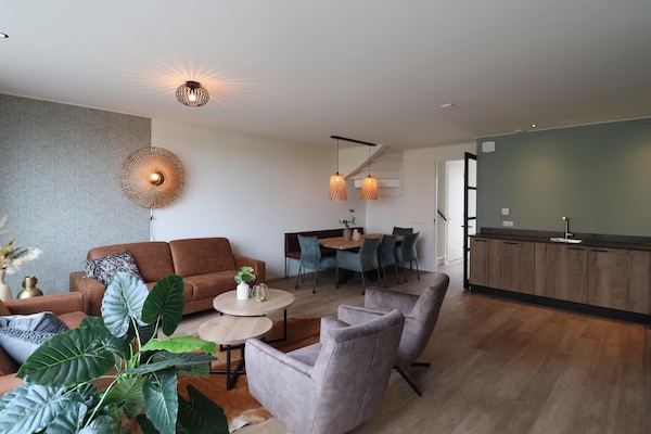 Foto van Luxe villa aan het water - Vakantiehuis in Leons - LivingRoom