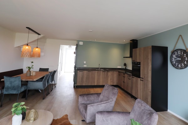 Foto van Luxe villa aan het water - Vakantiehuis in Leons - LivingRoom