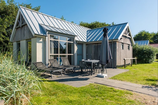 Foto van Modern chalet vlakbij de kust - Vakantiehuis in Hollum - TerraceBalcony