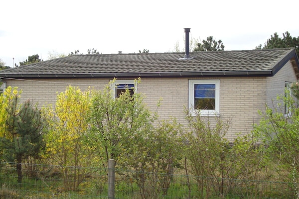 Foto van Bungalow in Ballum met zwembad - Vakantiehuis in Ballum - Untagged