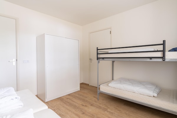 Foto van Appartement op Ameland bij De Vleijen - Vakantiehuis in Nes - BedRoom
