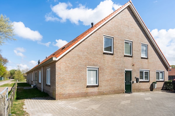 Foto van Appartement op Ameland bij De Vleijen - Vakantiehuis in Nes - ExteriorSummer