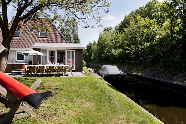 Foto van Luxe huis bij De Alde Feanen Reserve - Vakantiehuis in Earnewald - ExteriorSummer