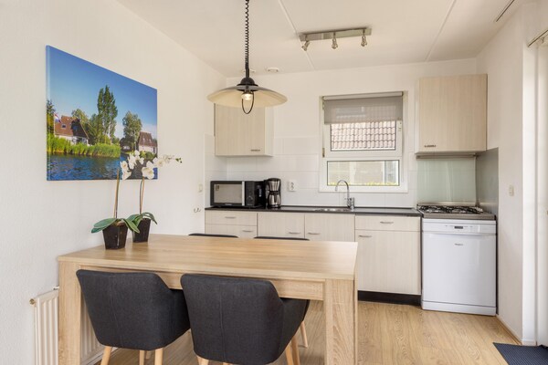 Foto van Gezellige bungalow met terras - Vakantiehuis in Eernewoud - Kitchen