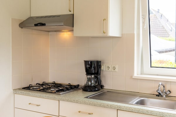 Foto van Verblijf aan het water met privé-aanlegsteiger - Vakantiehuis in Eernewoud - Kitchen