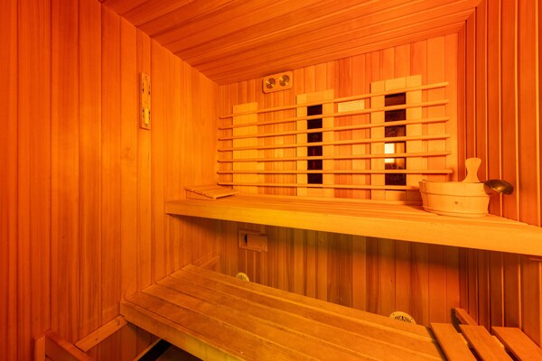 Foto van Bungalow met jacuzzi, natuur - Vakantiehuis in Eernewoud - Wellness