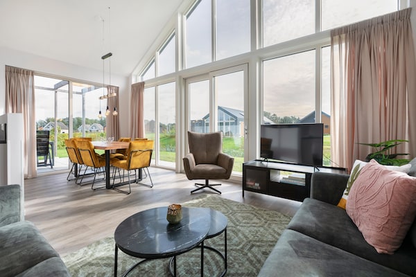 Foto van Zonnige villa met tuinpatio - Vakantiehuis in Tynaarlo - LivingRoom