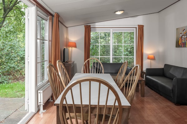 Foto van Rustig overnachten in Drenthe - Vakantiehuis in Borger - LivingRoom