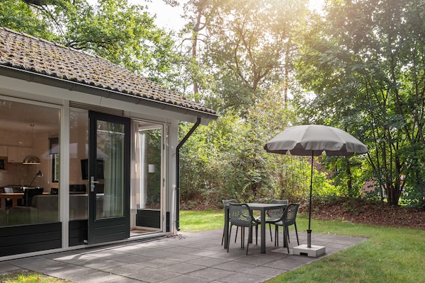 Foto van Chalet met vaatwasser nabij natuurreservaat - Vakantiehuis in Borger - GardenSummer