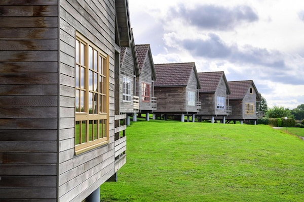 Foto van Houten Chalet bij Somme Baai Abbeville - Vakantiehuis in Grand-Laviers - ExteriorSummer