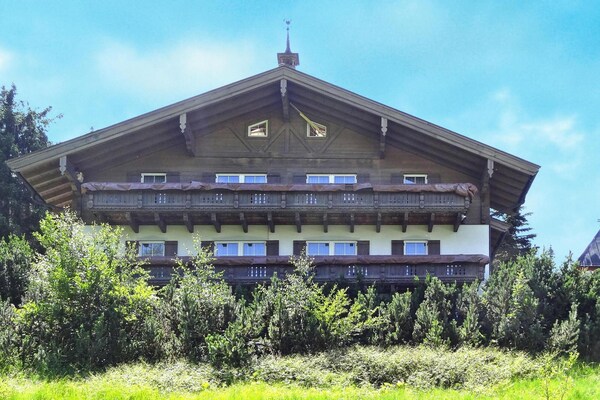 Foto van Appartement met terras en toegang tot de spa. - Vakantiehuis in Dienten am Hochkönig - ExteriorSummer