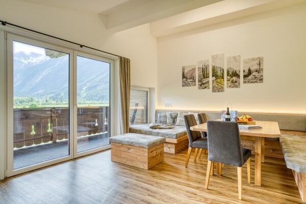Foto van Chalet in Neukirchen met Bergzicht - Vakantiehuis in Neukirchen - DiningRoom