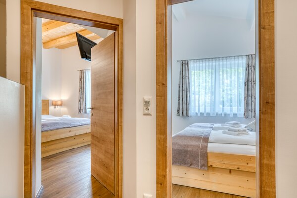 Foto van Chalet in Neukirchen met Bergzicht - Vakantiehuis in Neukirchen - TerraceBalcony